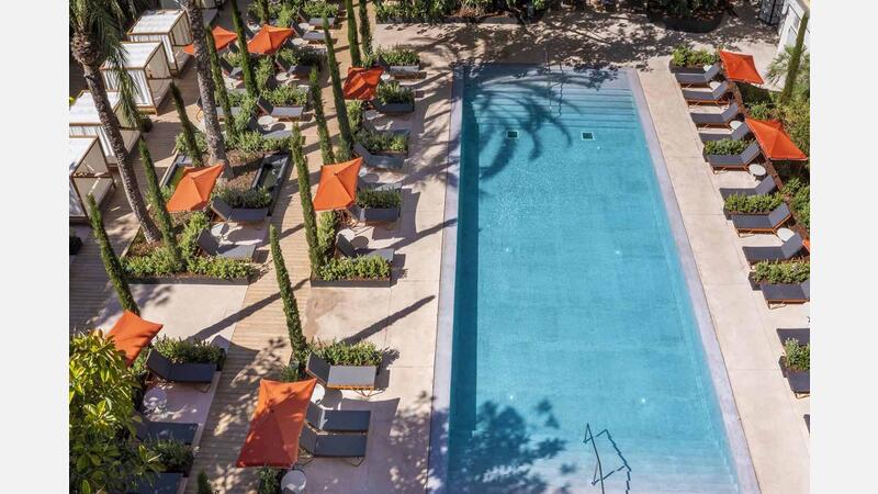 Hotel Mercure. Detalle piscina